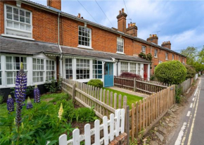Charming renovated cottage in Hartley Wintney